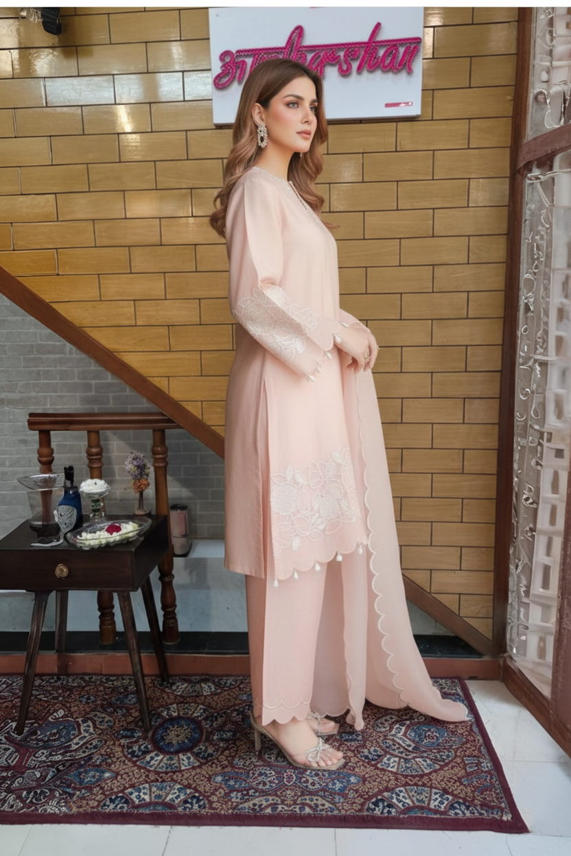 Blush Pink Embroidered Kurta Set with Scalloped Dupatta & Straight Pants