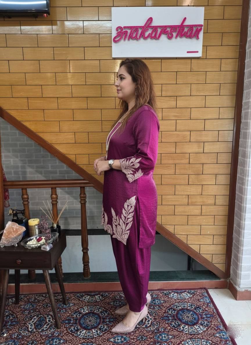 Elegant Tissue Silk Suit with Intricate Appliqué Work