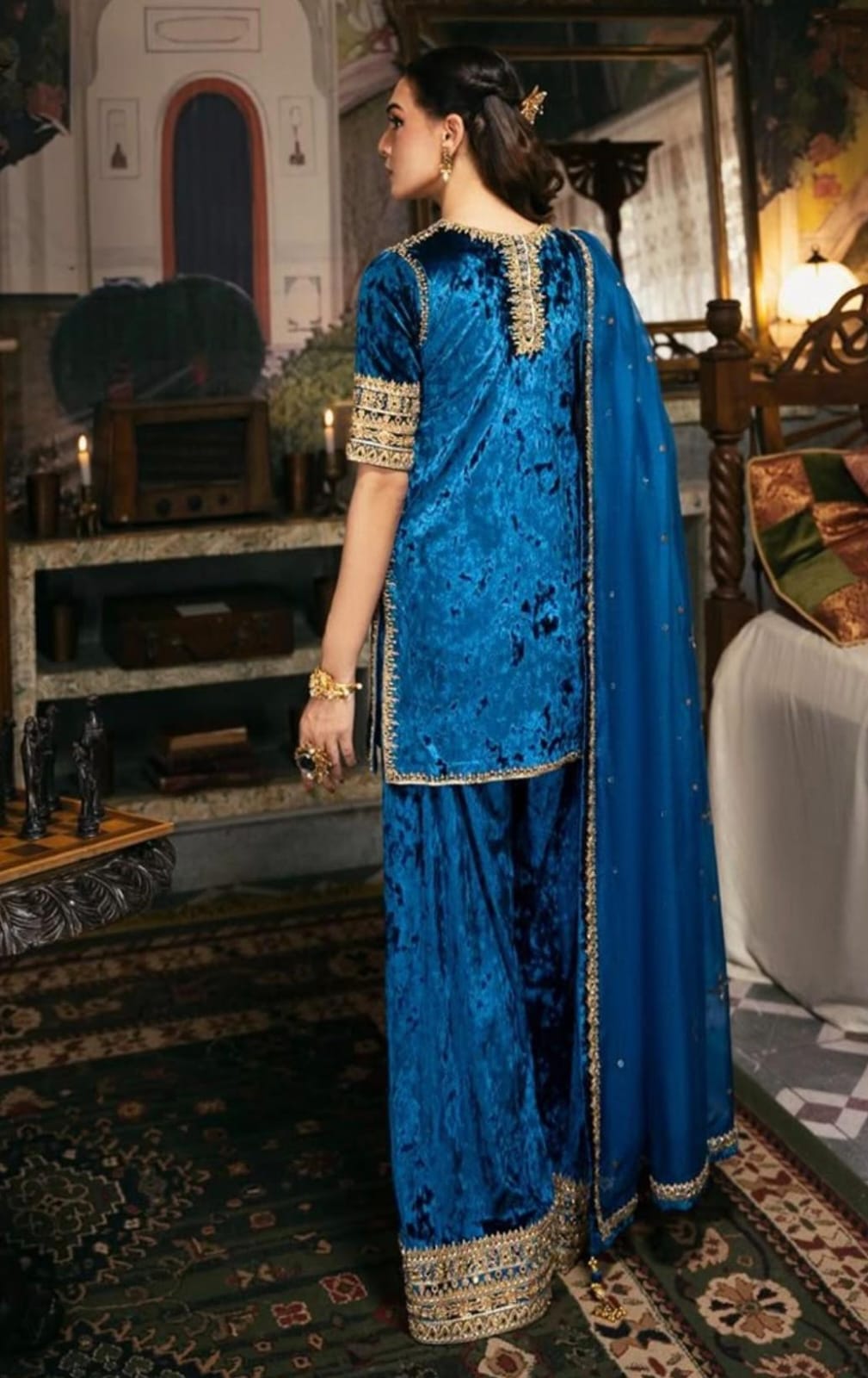 Delicate Organza Dupatta with Rich Zardozi Work